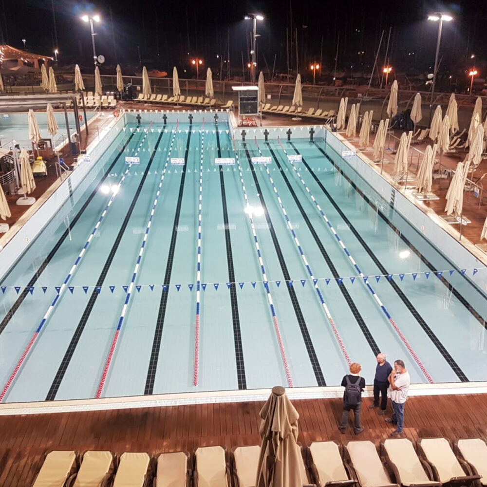 Swimming pool deals flood lights